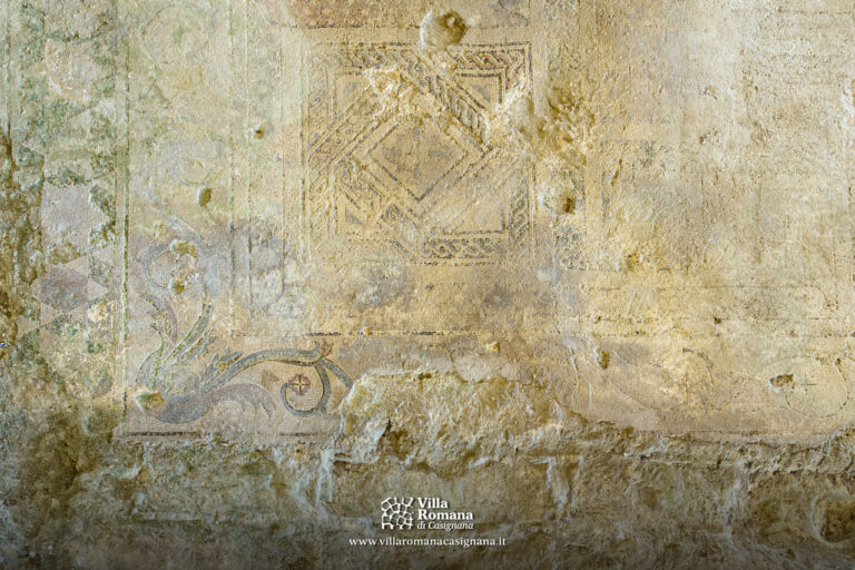 grande_sala_absidata_mosaico